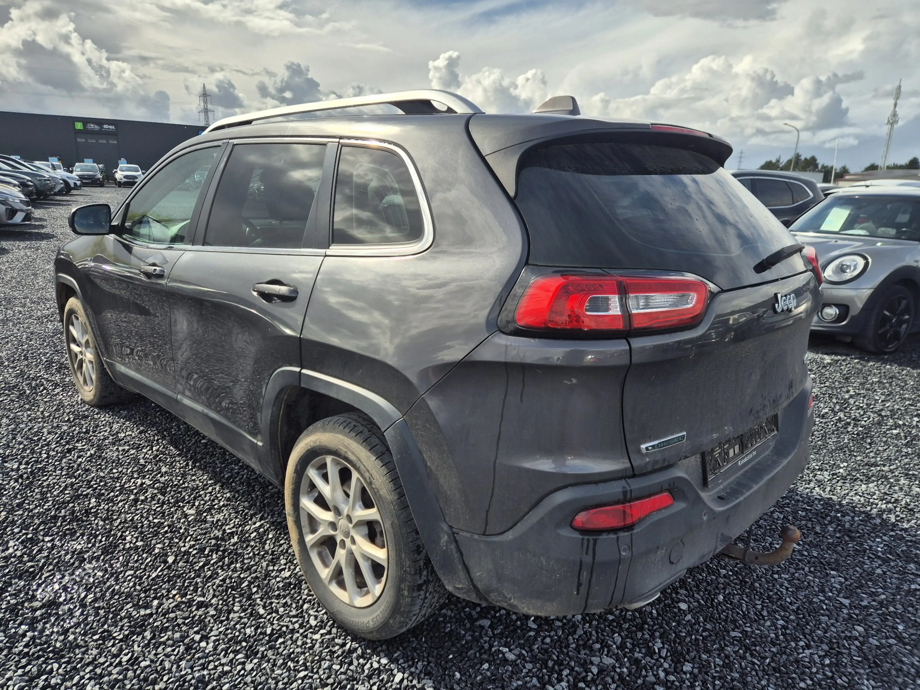 Jeep Cherokee 2.0 MJD 2WD Longitude / Marchand ou Export — photo 4