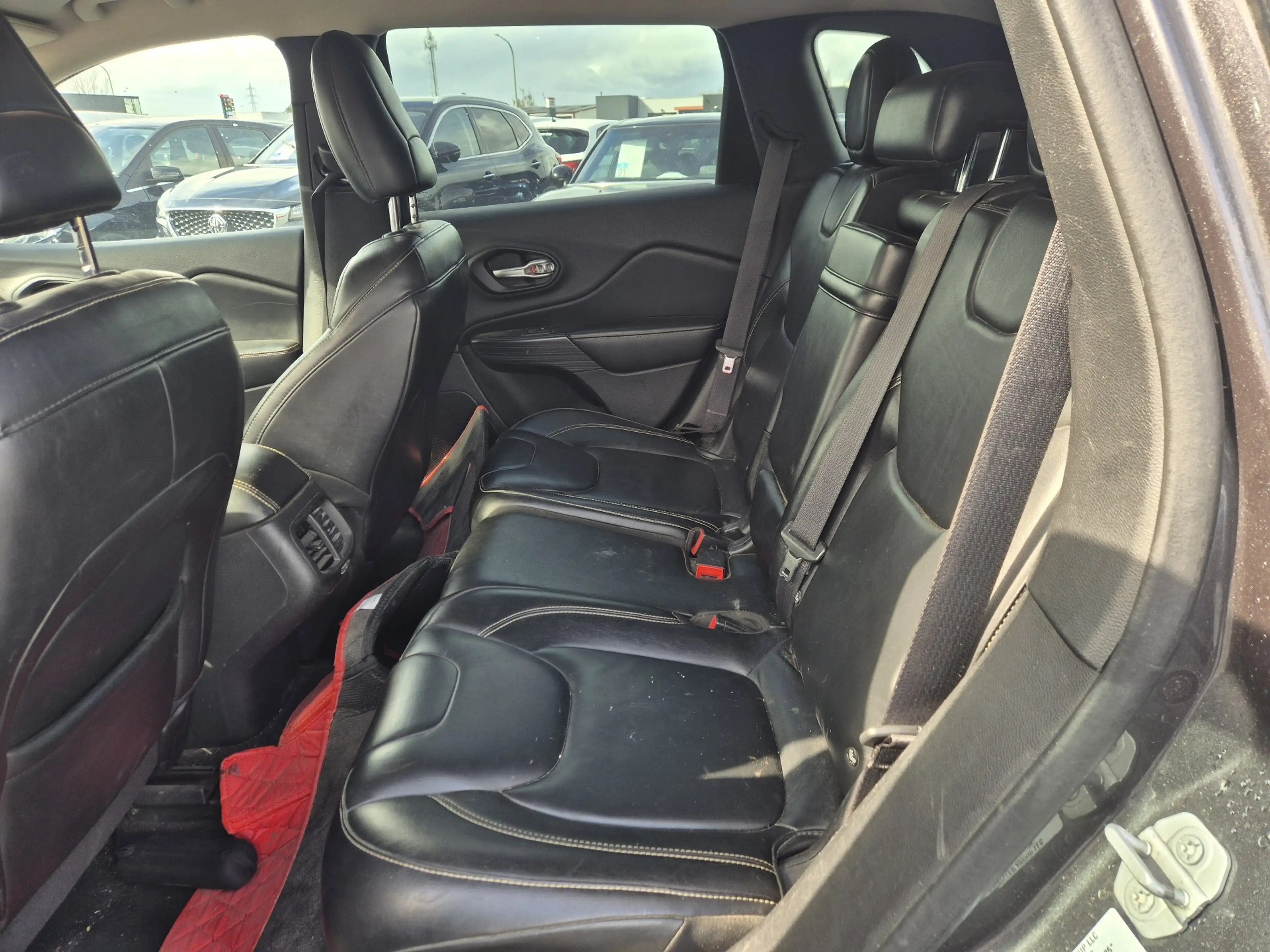 Jeep Cherokee 2.0 MJD 2WD Longitude / Marchand ou Export — photo 10