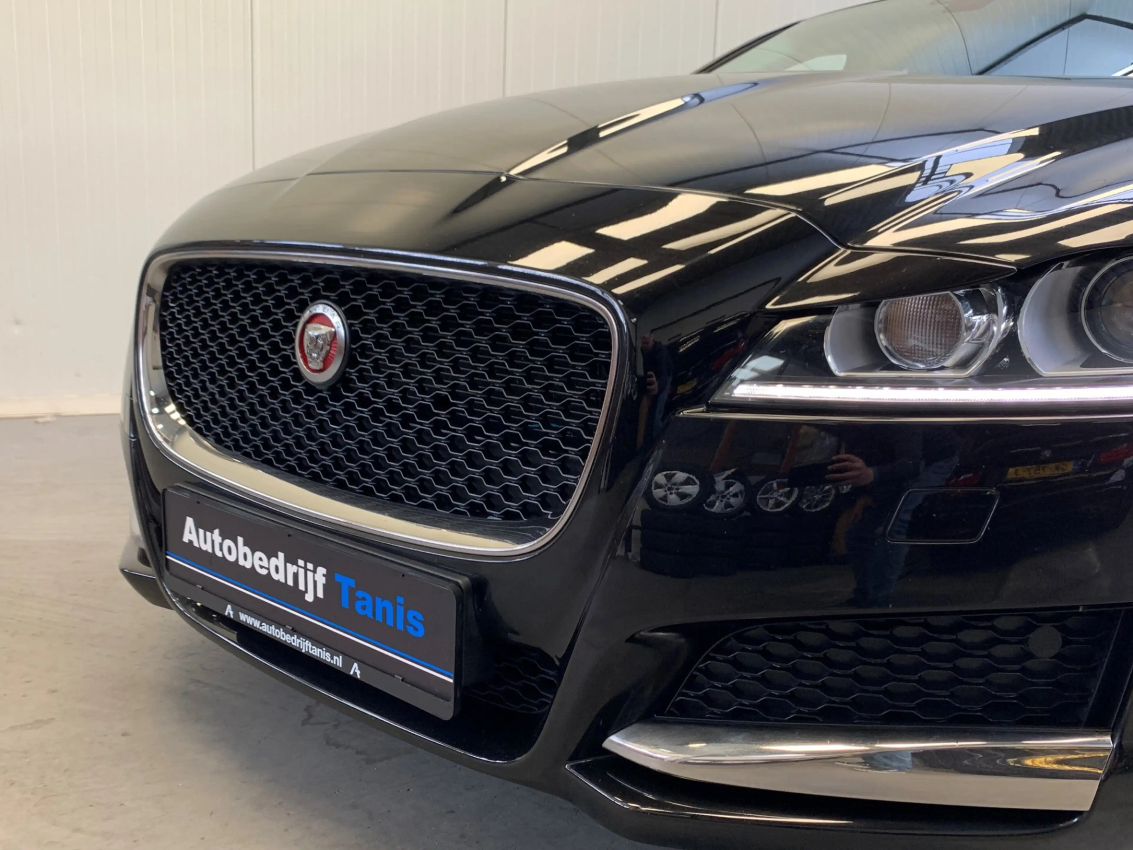 Jaguar XF 2.0t Prestige VIRTUAL COCKPIT-NAVI-LANE ASSIST-ECC — photo 15