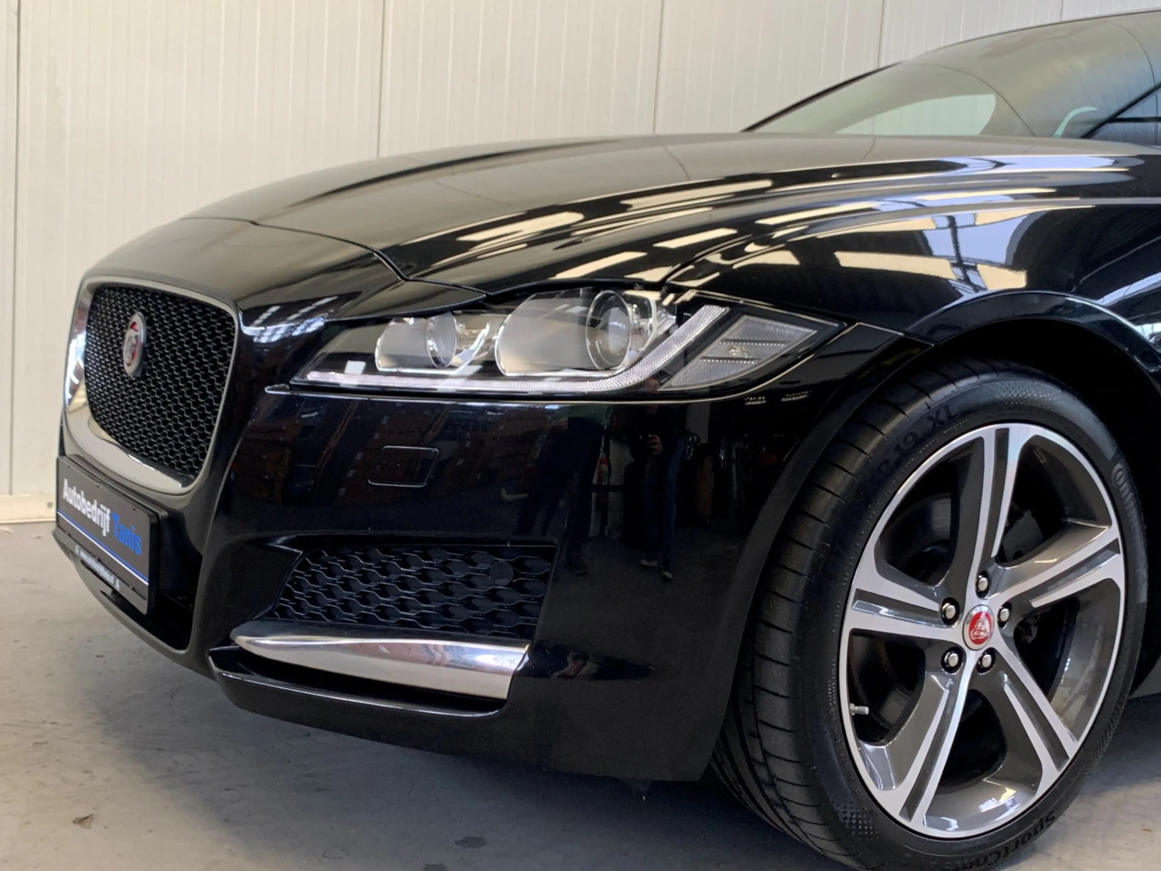 Jaguar XF 2.0t Prestige VIRTUAL COCKPIT-NAVI-LANE ASSIST-ECC — photo 14
