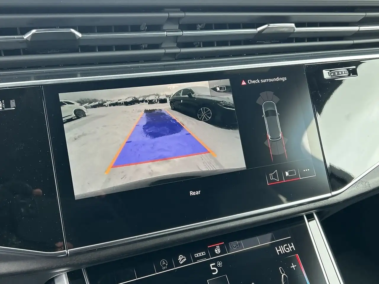 Audi Q7 снимка Audi Q7