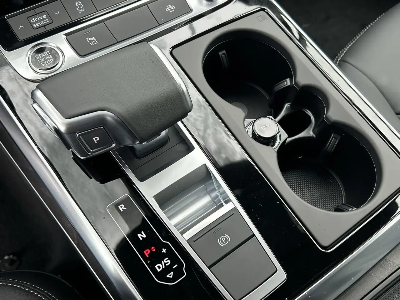 Audi Q7 снимка Audi Q7