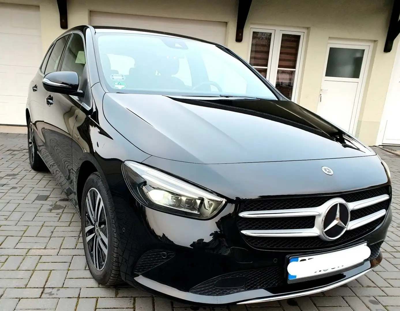 Mercedes-Benz B 250 e 8G-DCT Negro - 1