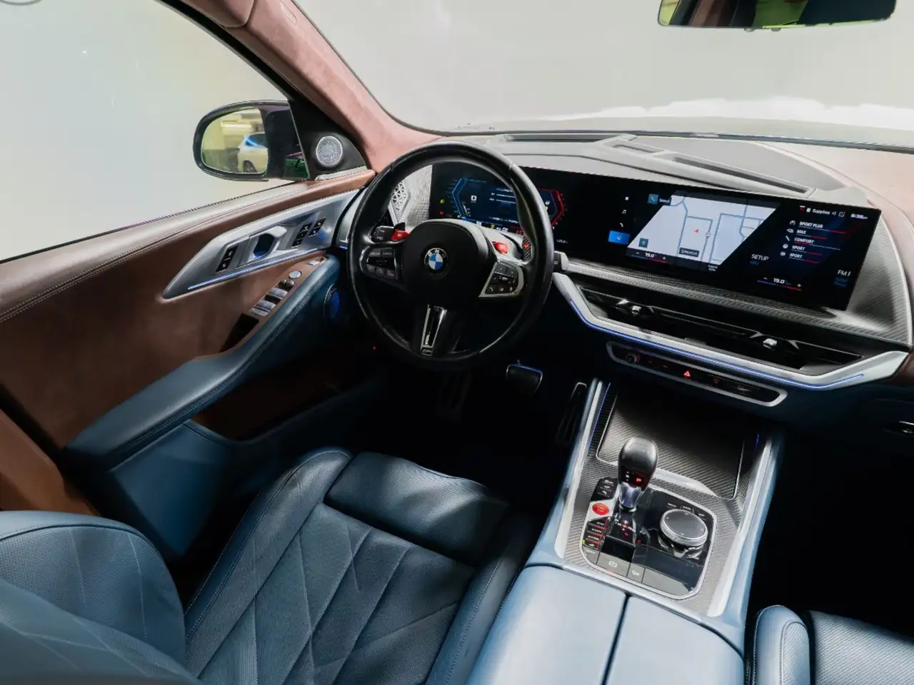 BMW XM снимка BMW XM