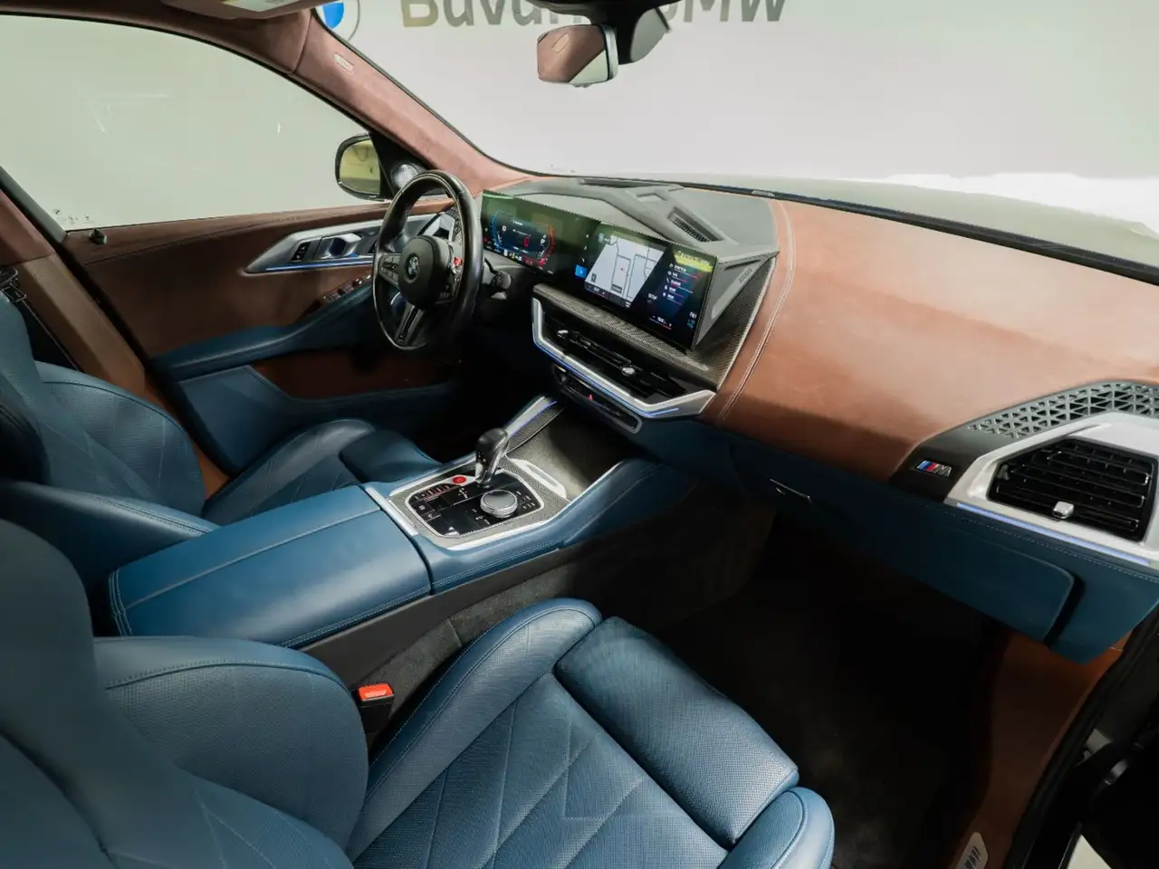 BMW XM снимка BMW XM