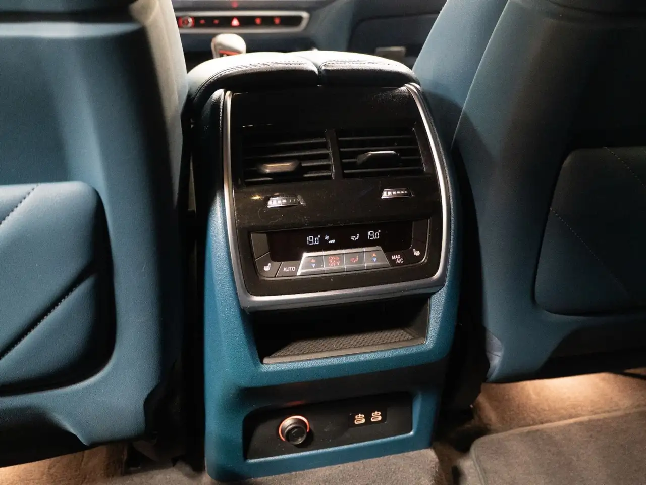 BMW XM снимка BMW XM