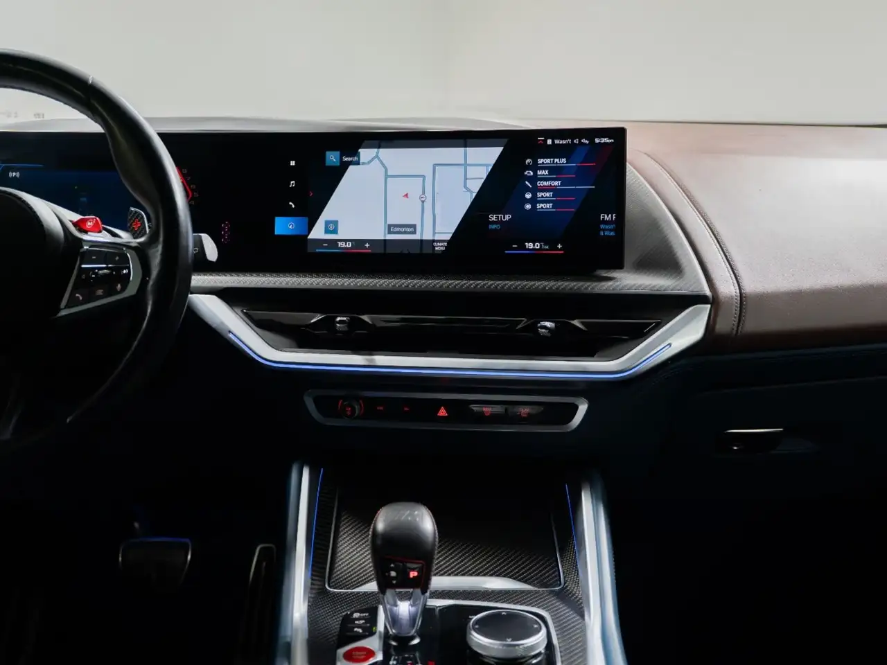 BMW XM снимка BMW XM