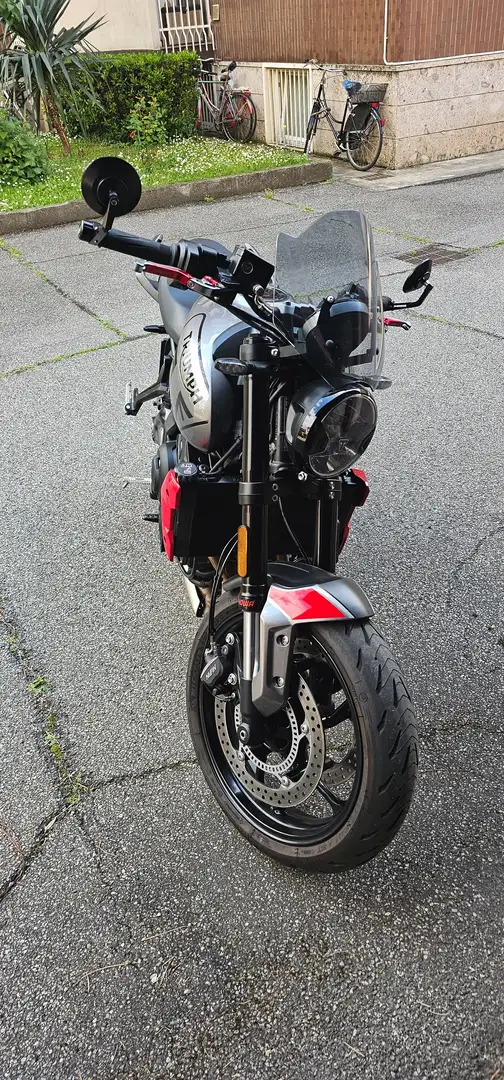 Triumph Trident 660 Nero - 2