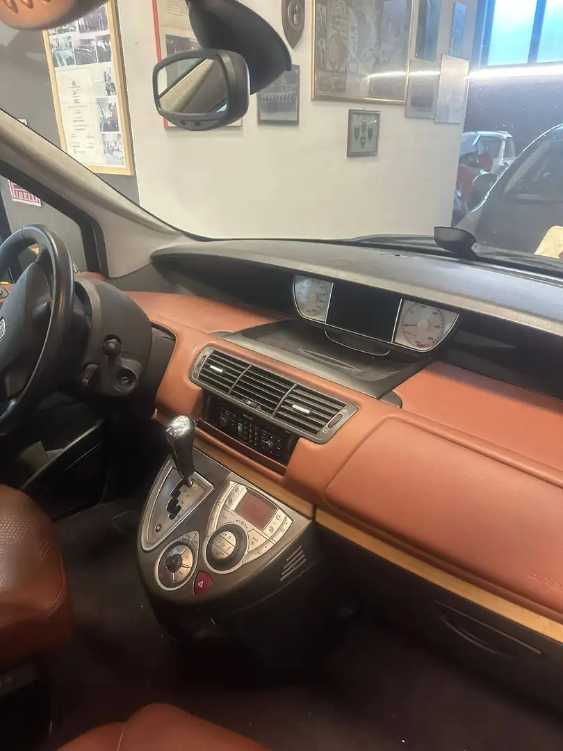 Lancia Phedra Phedra 2.2 mjt Oro Plus 170cv auto dpf Silber - 2