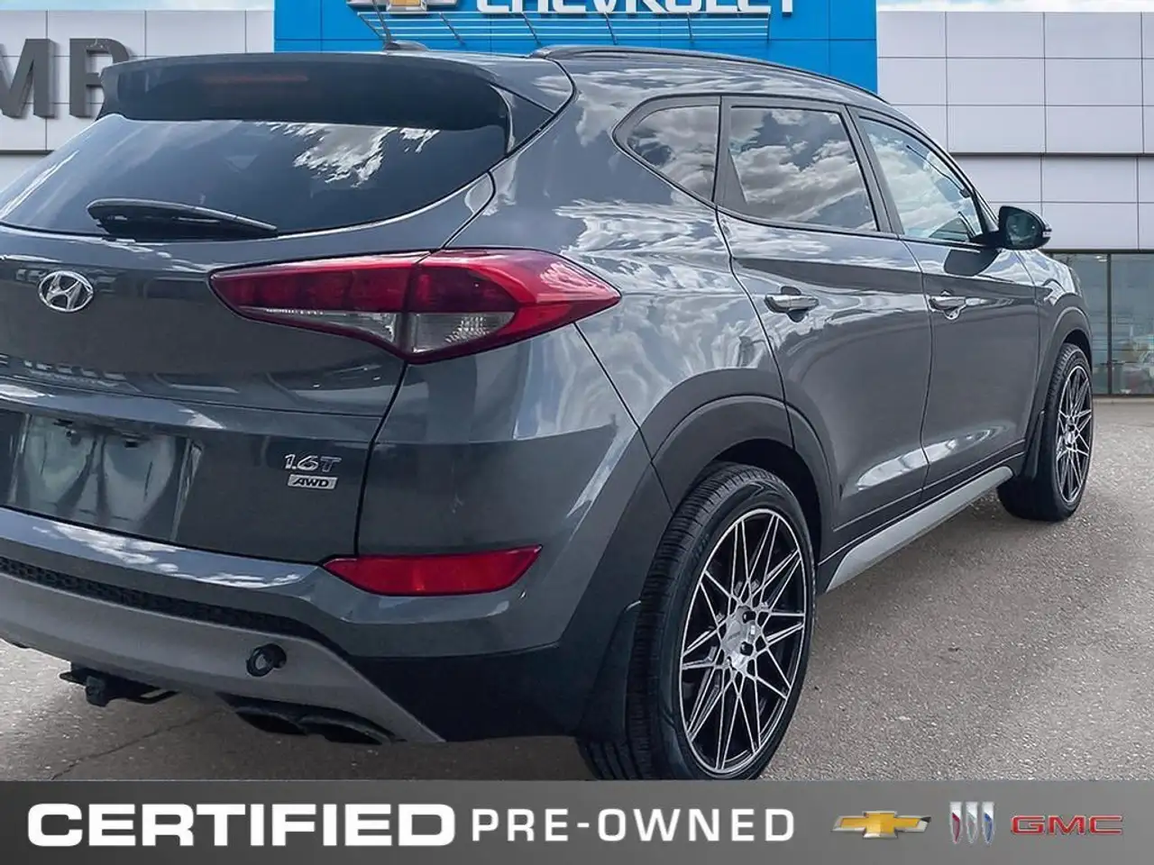 Hyundai TUCSON снимка Hyundai TUCSON