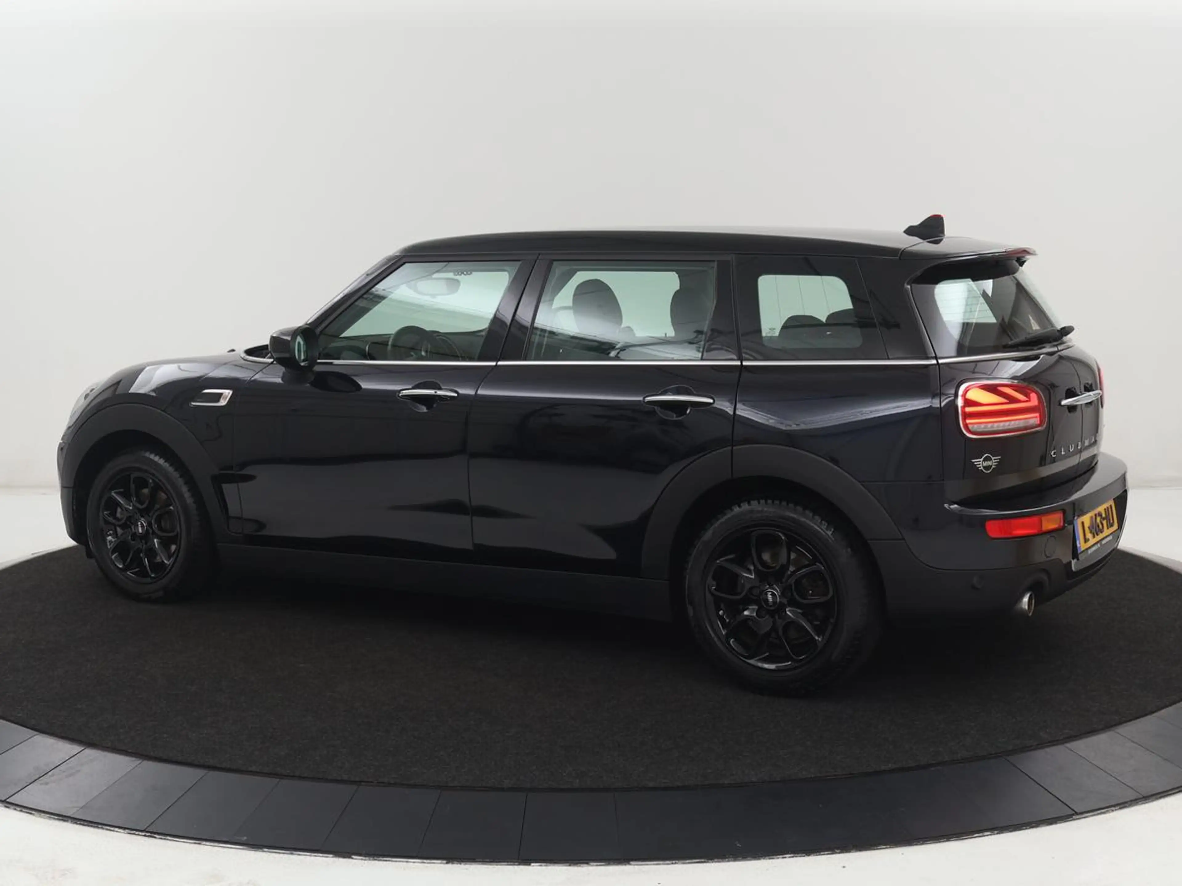 MINI Cooper Clubman 1.5 Business Edition | Automaat | Stoelverwarming — photo 2
