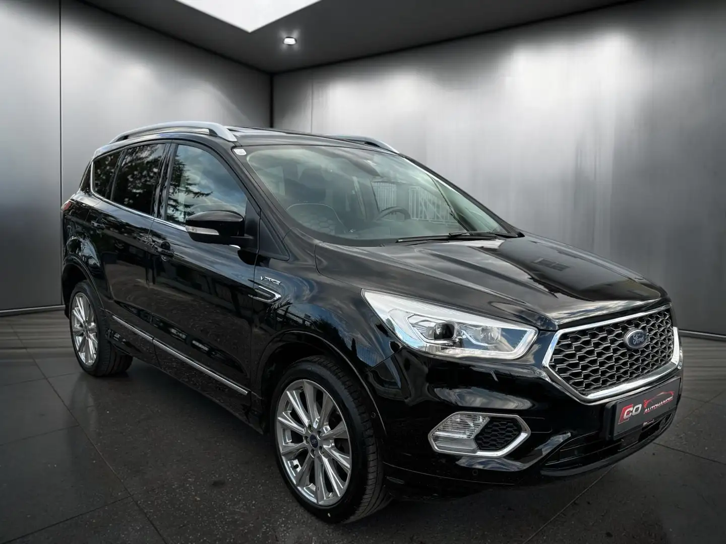 Ford Kuga Kuga 2,0 TDCi Vignale Powershift Aut. AWD Vignale Schwarz - 2