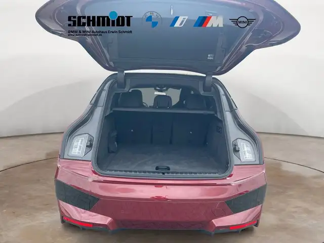 BMW Ix view 6