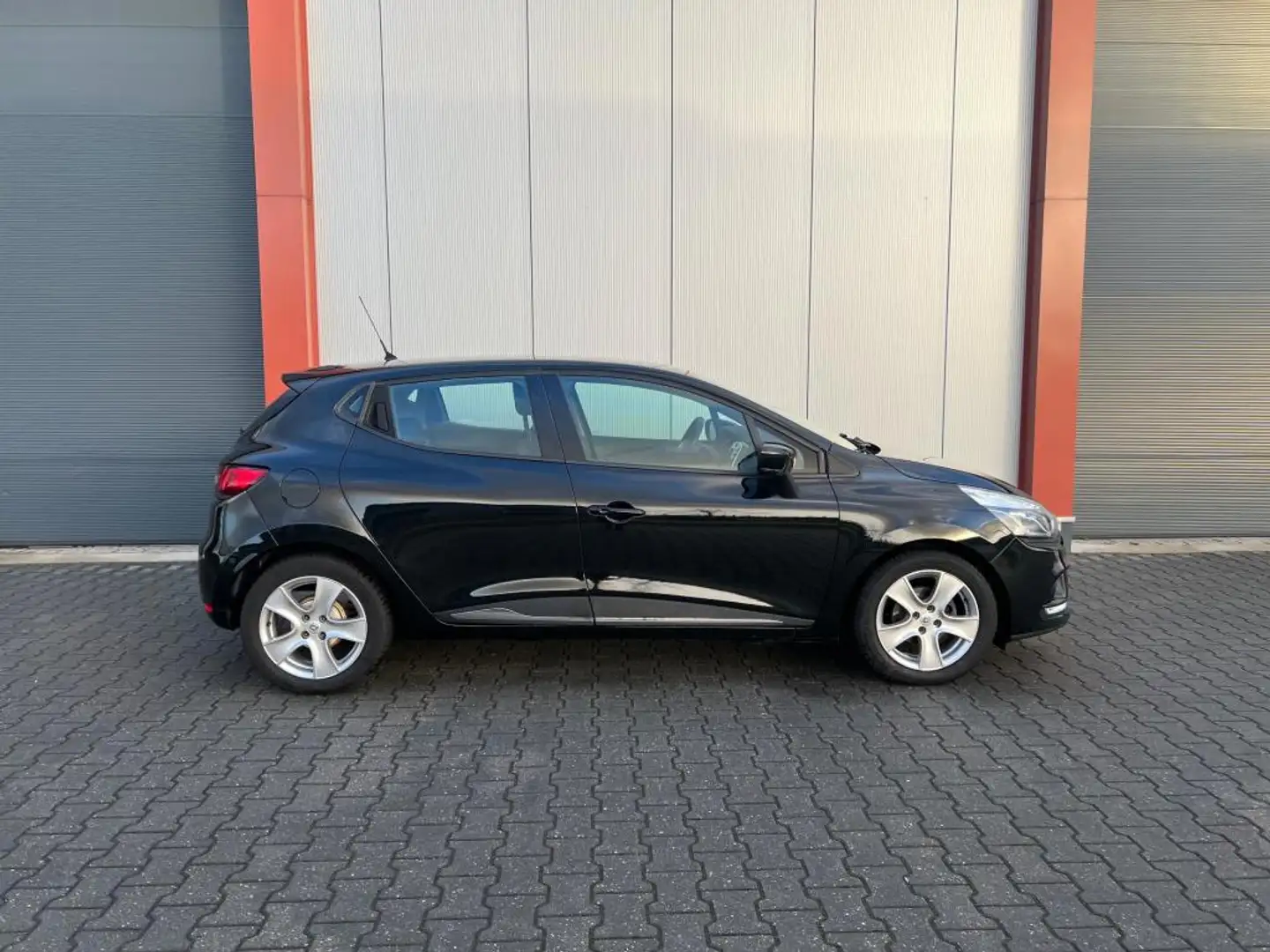 Renault Clio 0.9 TCe Zen Noir - 2