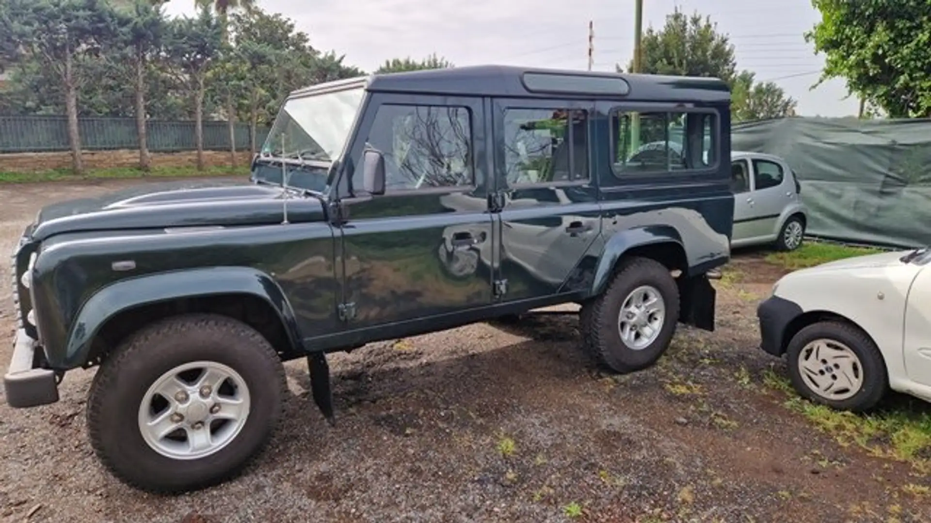 Land Rover Defender 110 2200cc E5 N1 5 posti "SE" Verde - 1