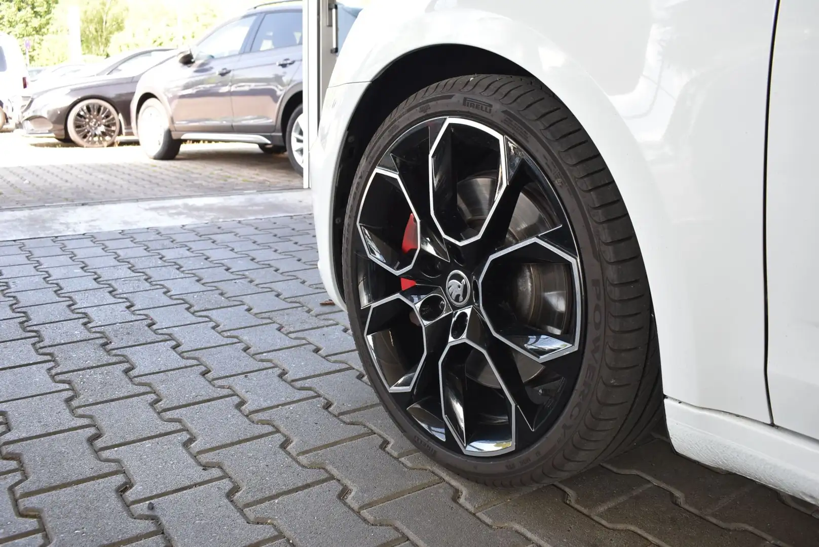 Skoda Octavia 245 2.0 TSI RS AHK Panodach Navi ACC Weiß - 2