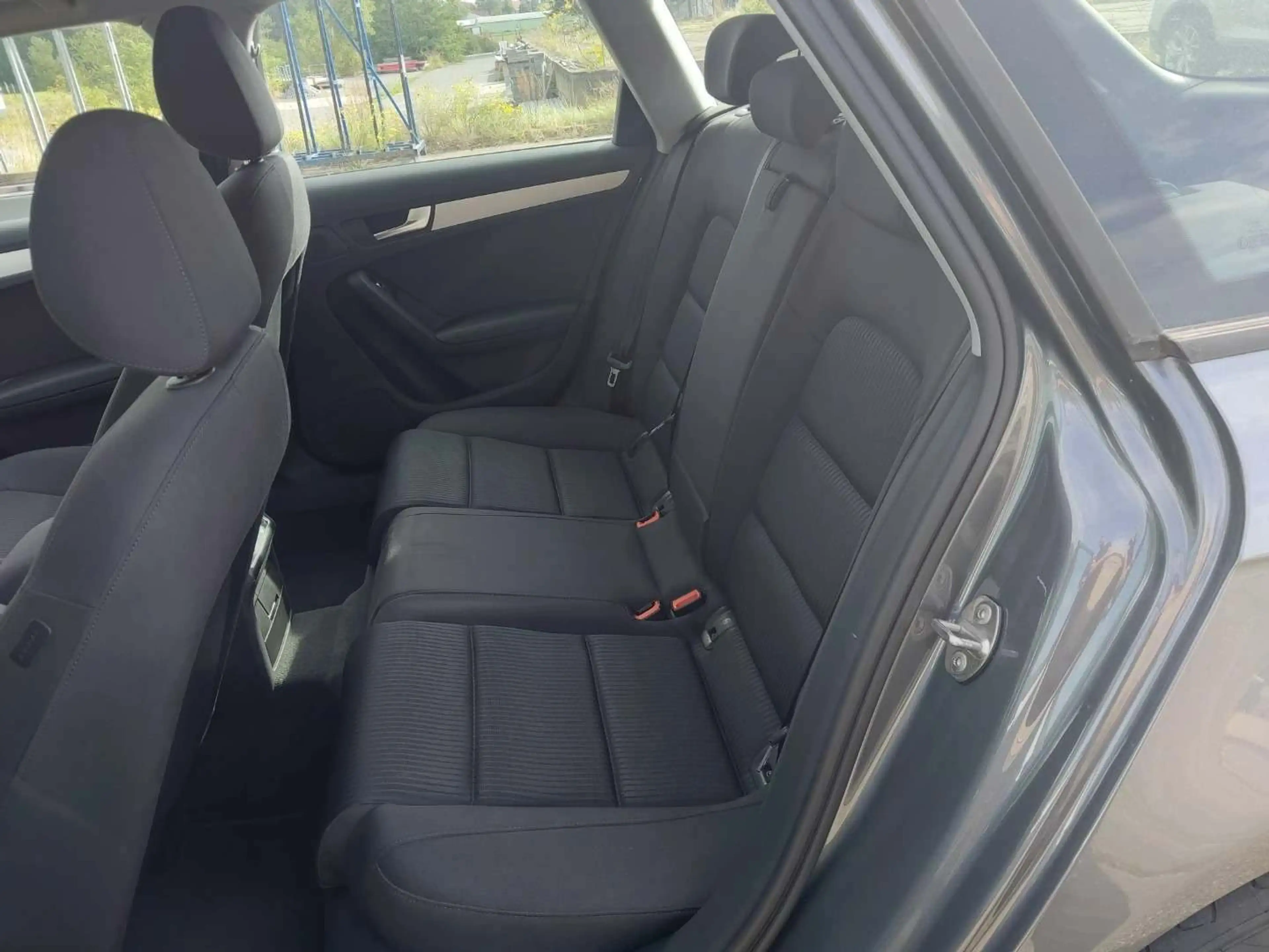 Audi A4 A4 Avant 2.0 TDI DPF Attraction 1.Hand "TÜV NEU" — photo 9