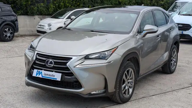 Lexus NX 300h 2.5FULL HYBRID 4WD CVT 243cv(155cv)