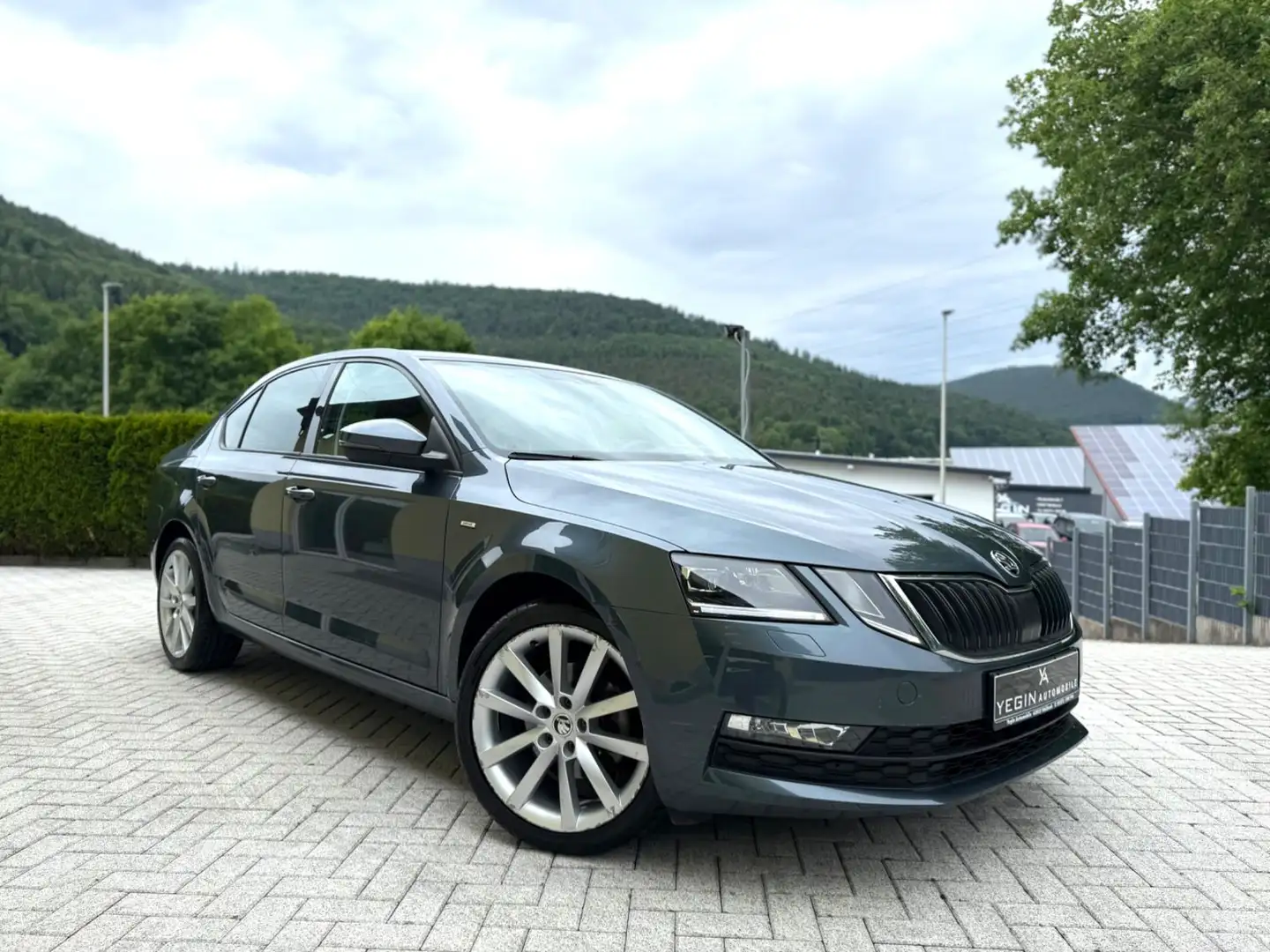 Skoda Octavia Lim. 1.4 TSI Drive-Navi-LED-38TKM-1.Hand Gris - 1