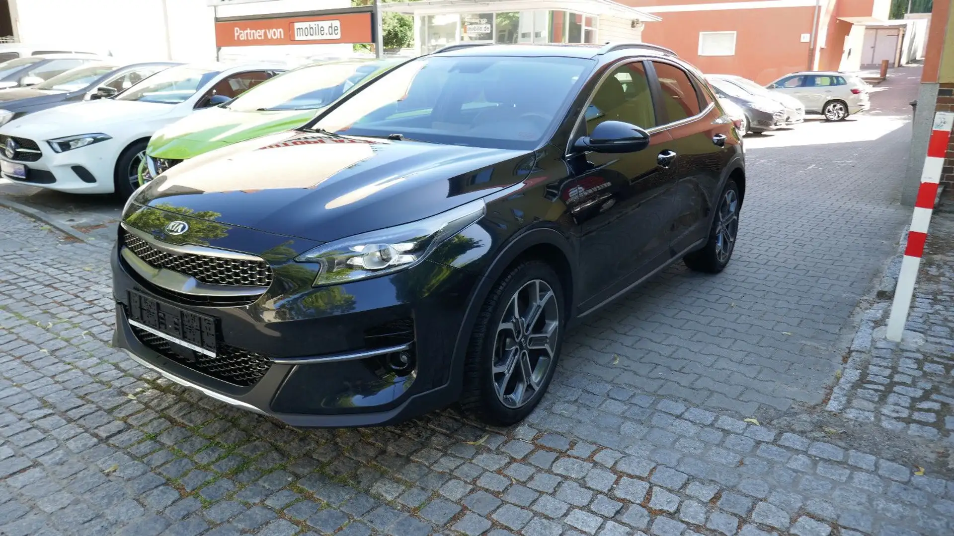Kia XCeed Xdition Schwarz - 1
