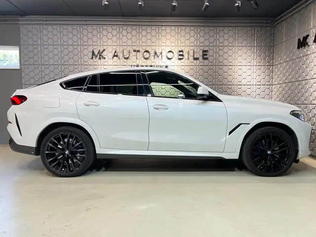 BMW X6 view 9