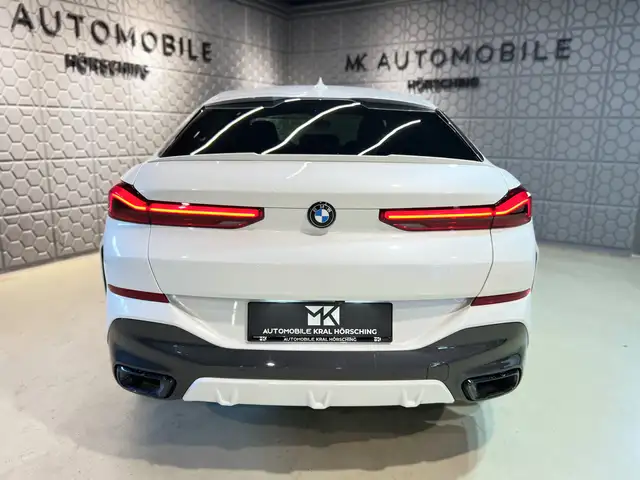 BMW X6 view 11