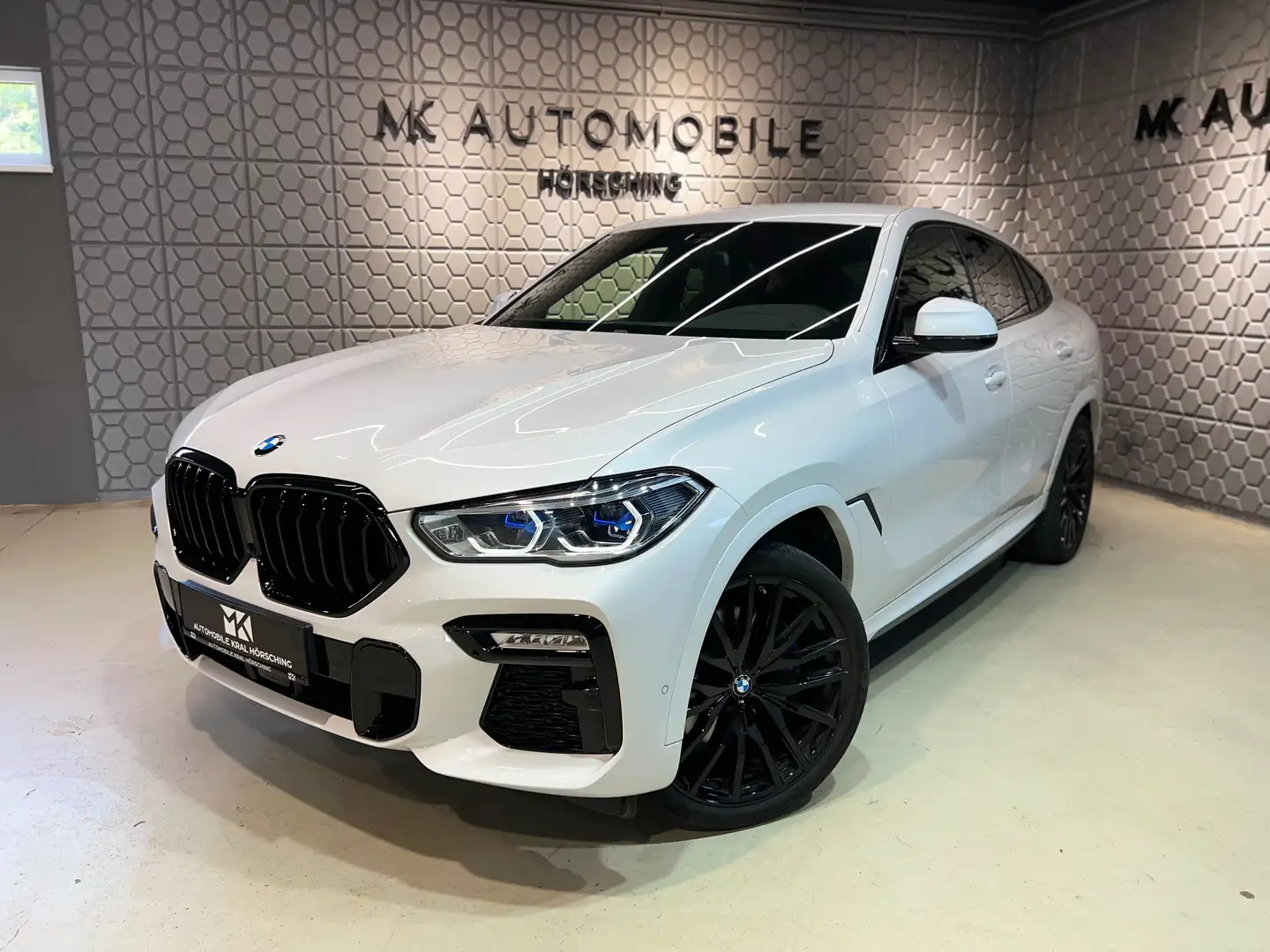 BMW X6 xDrive 40i M Sport*RFK*AHK*HARM/KARD*AMBIENT*LEDER Weiß - 1