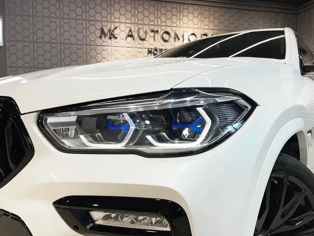 BMW X6 view 3