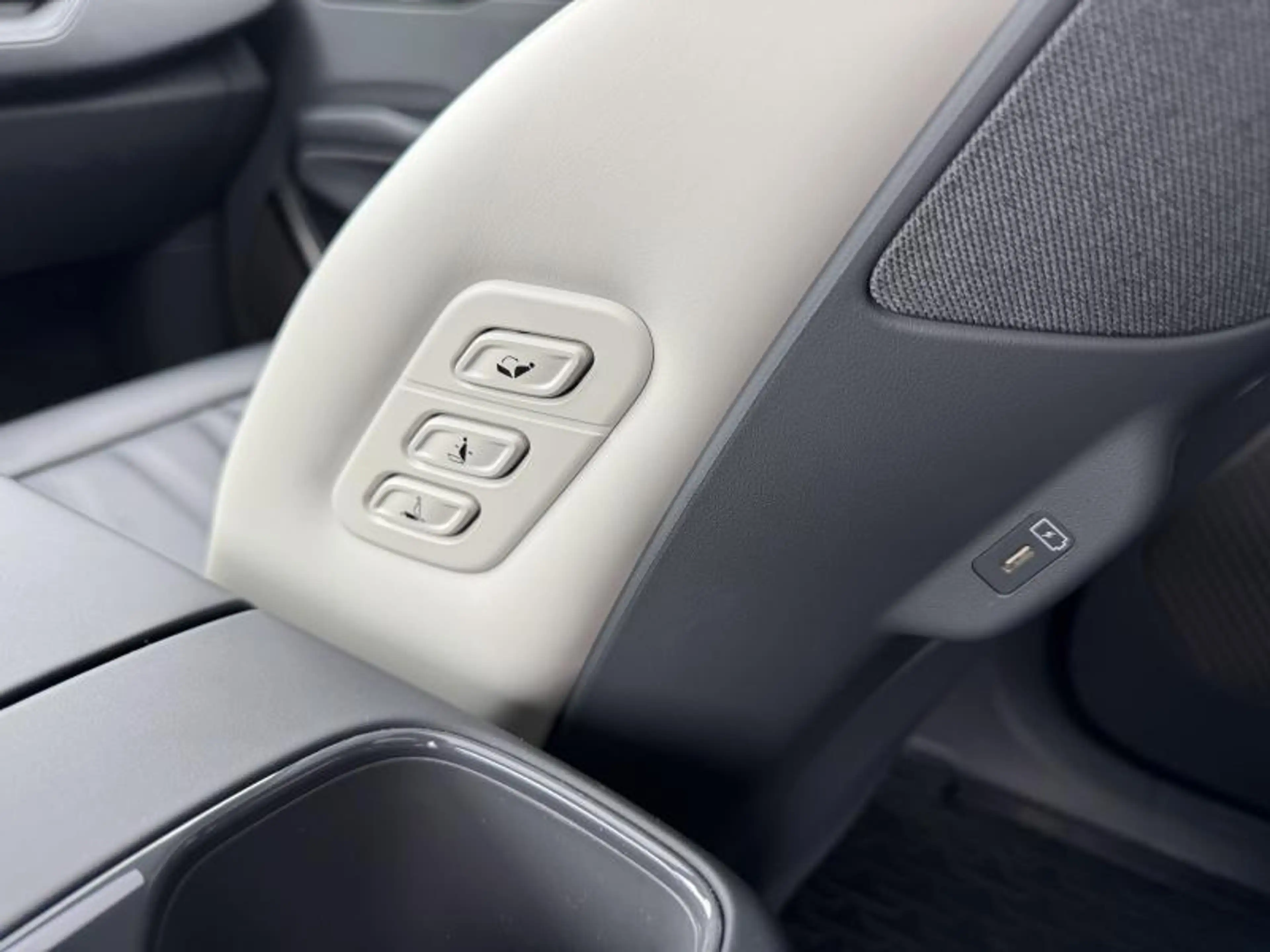 Kia EV9 99,8 kWh AWD GT Line 7pl — photo 21