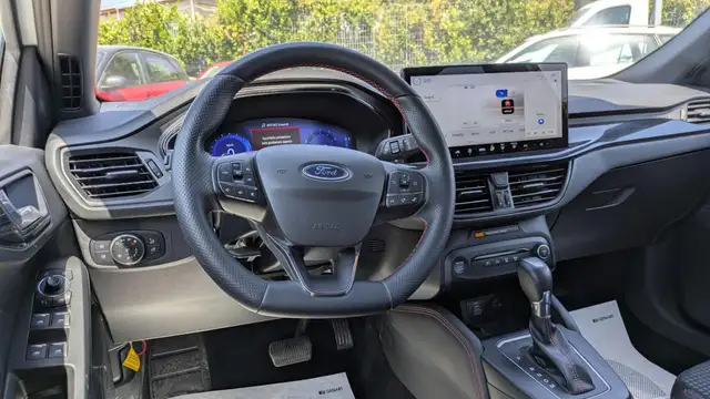 Ford Focus view 5