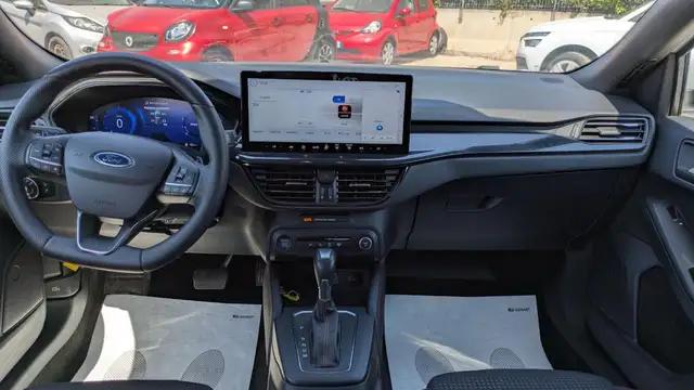 Ford Focus view 6