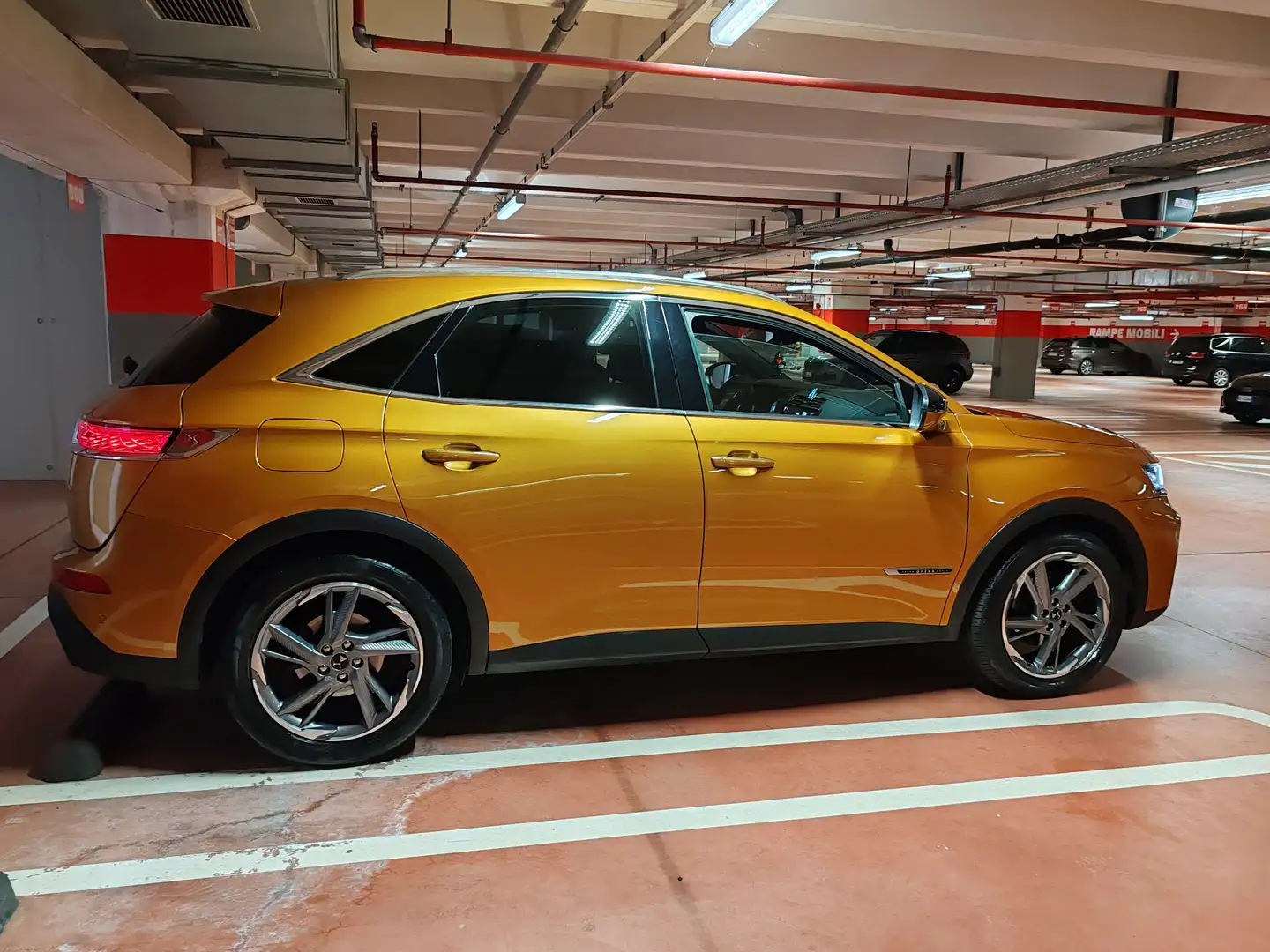DS Automobiles DS 7 Crossback 1.5 HDi 130 CV versione OPERA Gold - 2