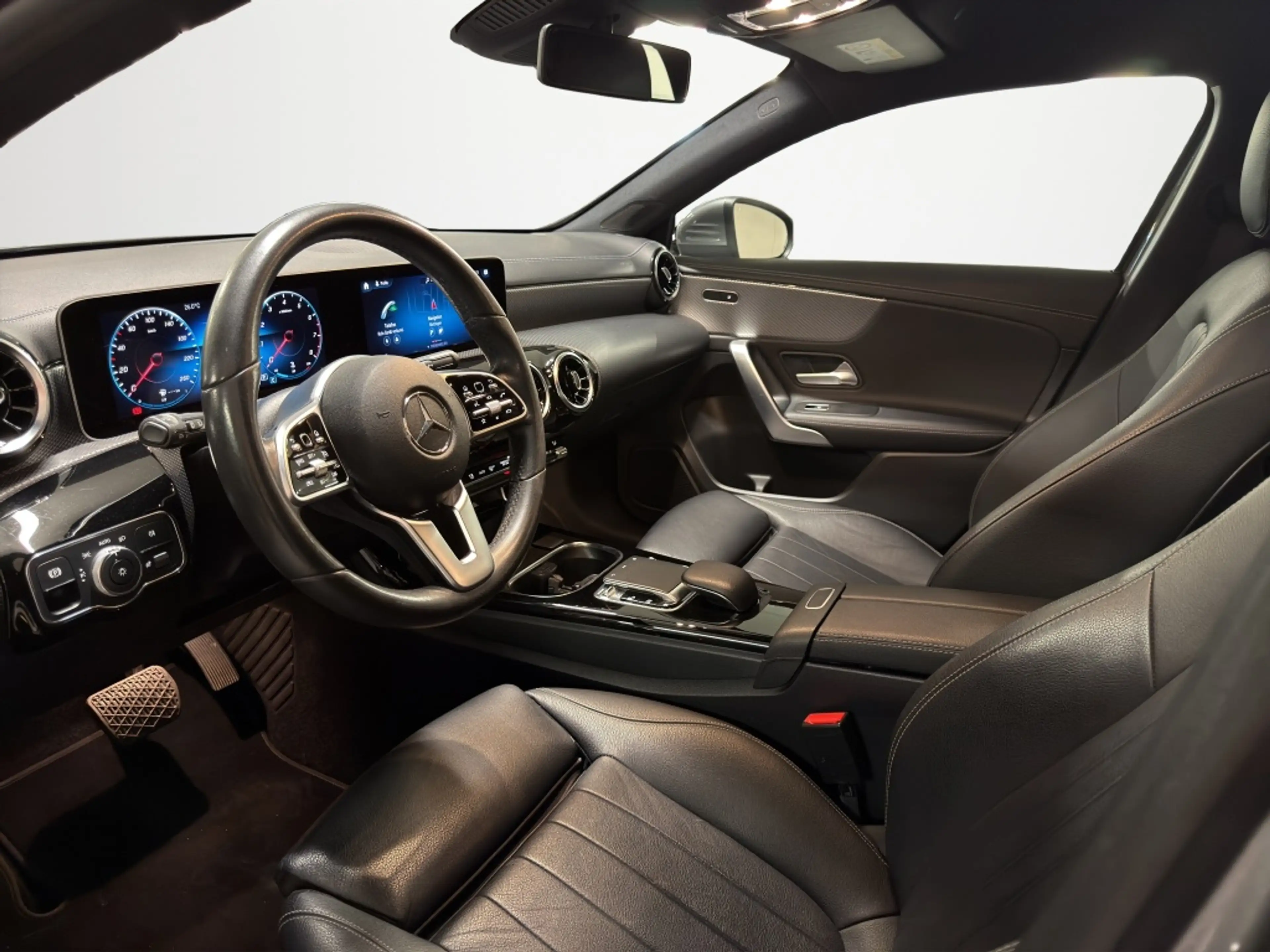 Mercedes-Benz A 250 Progressive *Leder-P.*Parkassist.*Navi* — photo 9