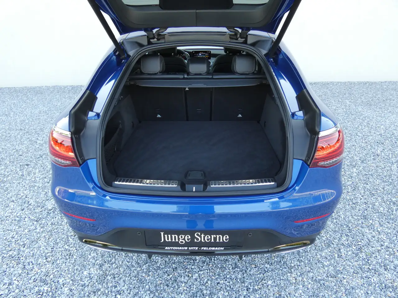 Mercedes-Benz GLC 200 d 4MATIC +AMG+AHK+SHD+MBUX+MBeam+Night 11