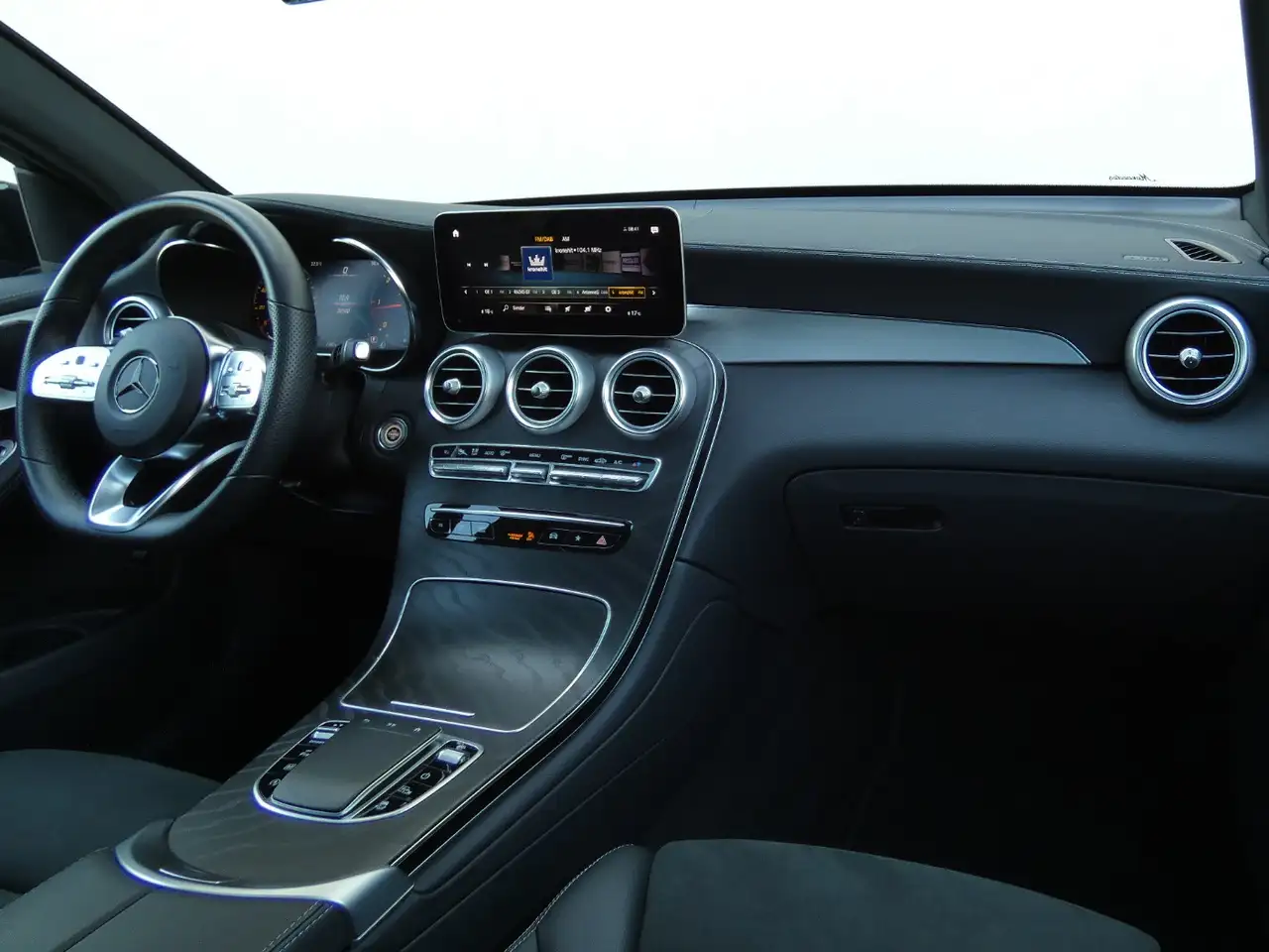 Mercedes-Benz GLC 200 d 4MATIC +AMG+AHK+SHD+MBUX+MBeam+Night 14