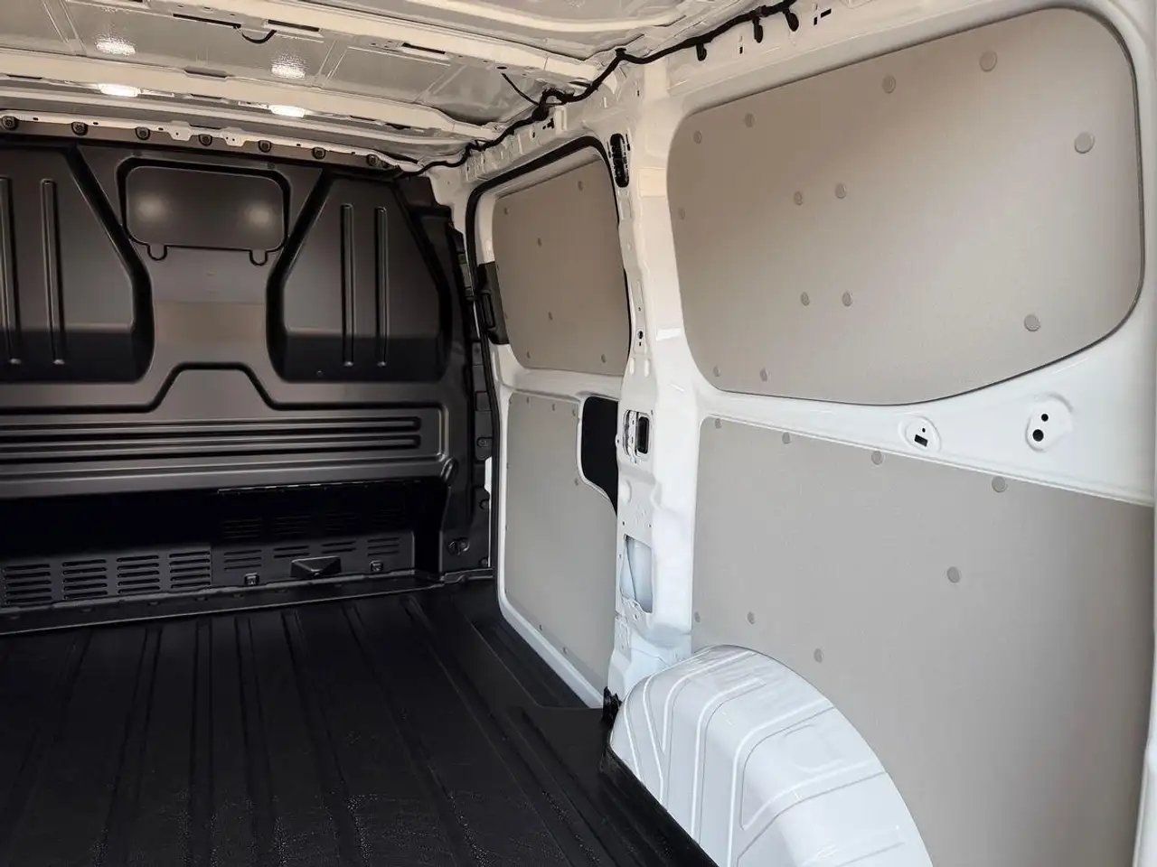 Ford Transit Custom Trend 2.0 280 L1*RFK*AHK*LED* 12