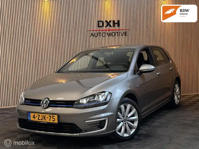 Volkswagen Golf GTE 1.4 TSI DSG 204pk NAP NAVI LED TREKHAAK