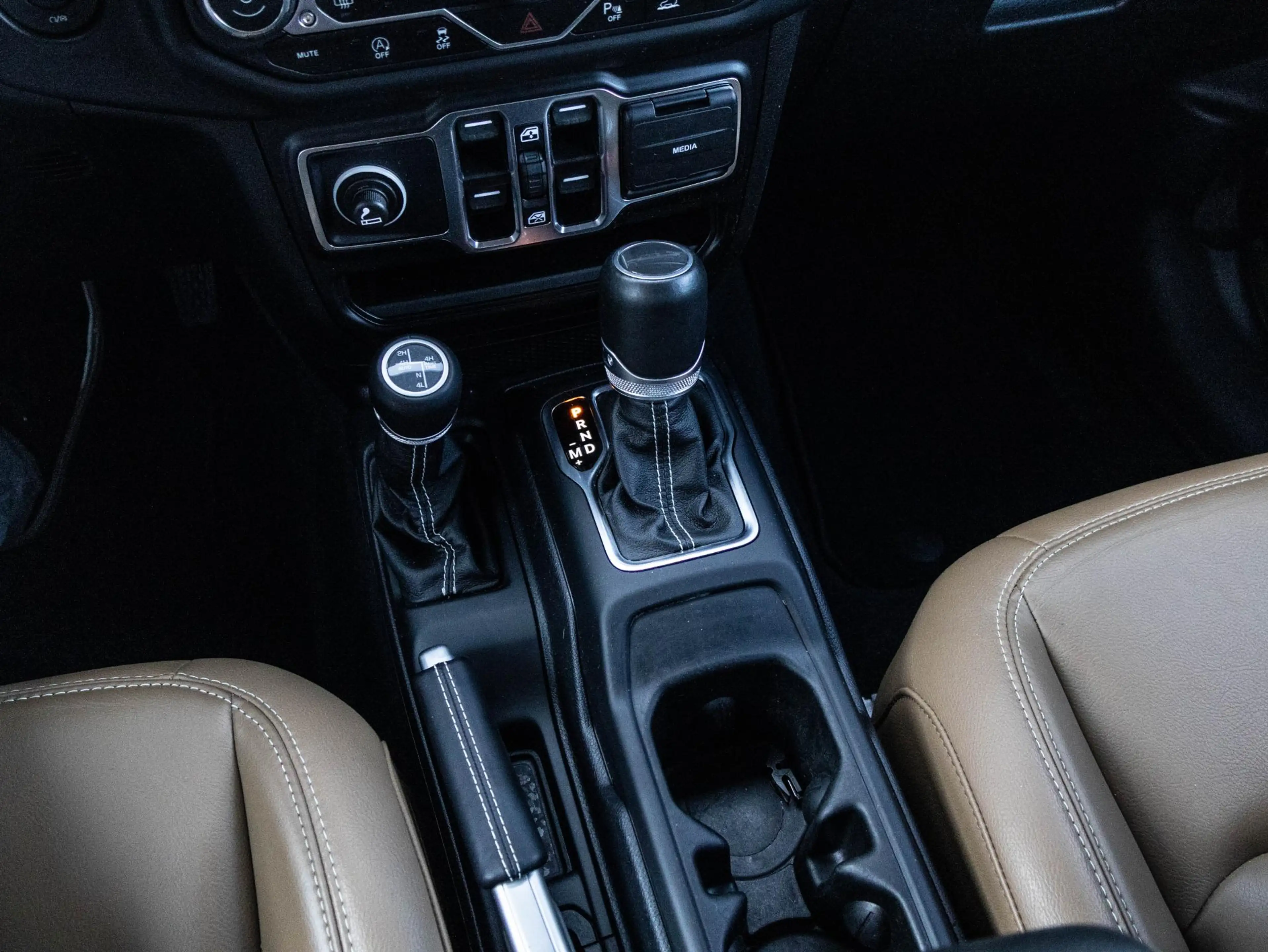 Jeep Gladiator 3.0 V6 Overland |  Grijs kenteken | Smart Cap | Lu — photo 34