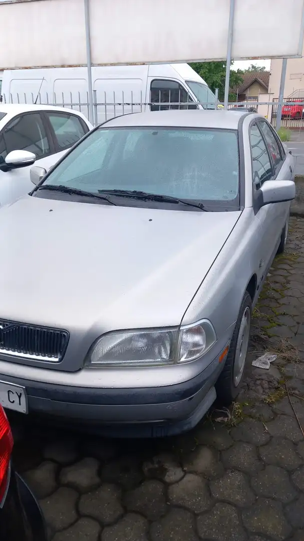 Volvo S40 S40 I 1996 1.8 16v c/clima Stříbrná - 1