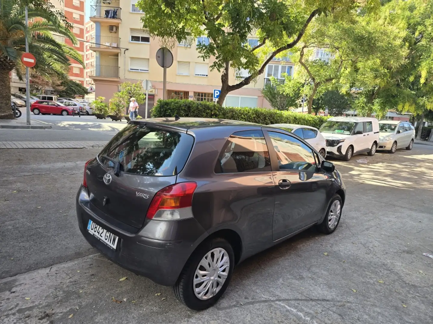 Toyota Yaris 1.0 VVT-i TS Grau - 1