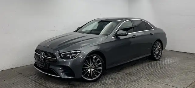 Mercedes-Benz E 400 d 4M AMG SPORT 20Z+STANDHEIZUNG+KAMERA+