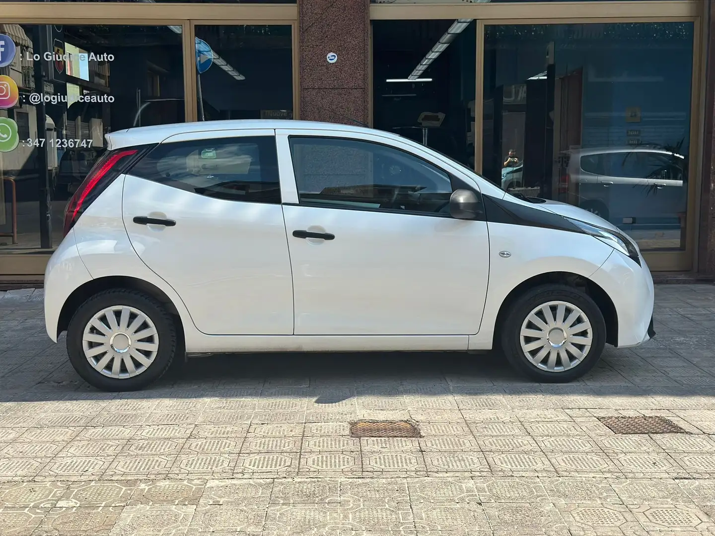 Toyota Aygo Aygo 5p 1.0 x-clusiv 72cv Bianco - 1