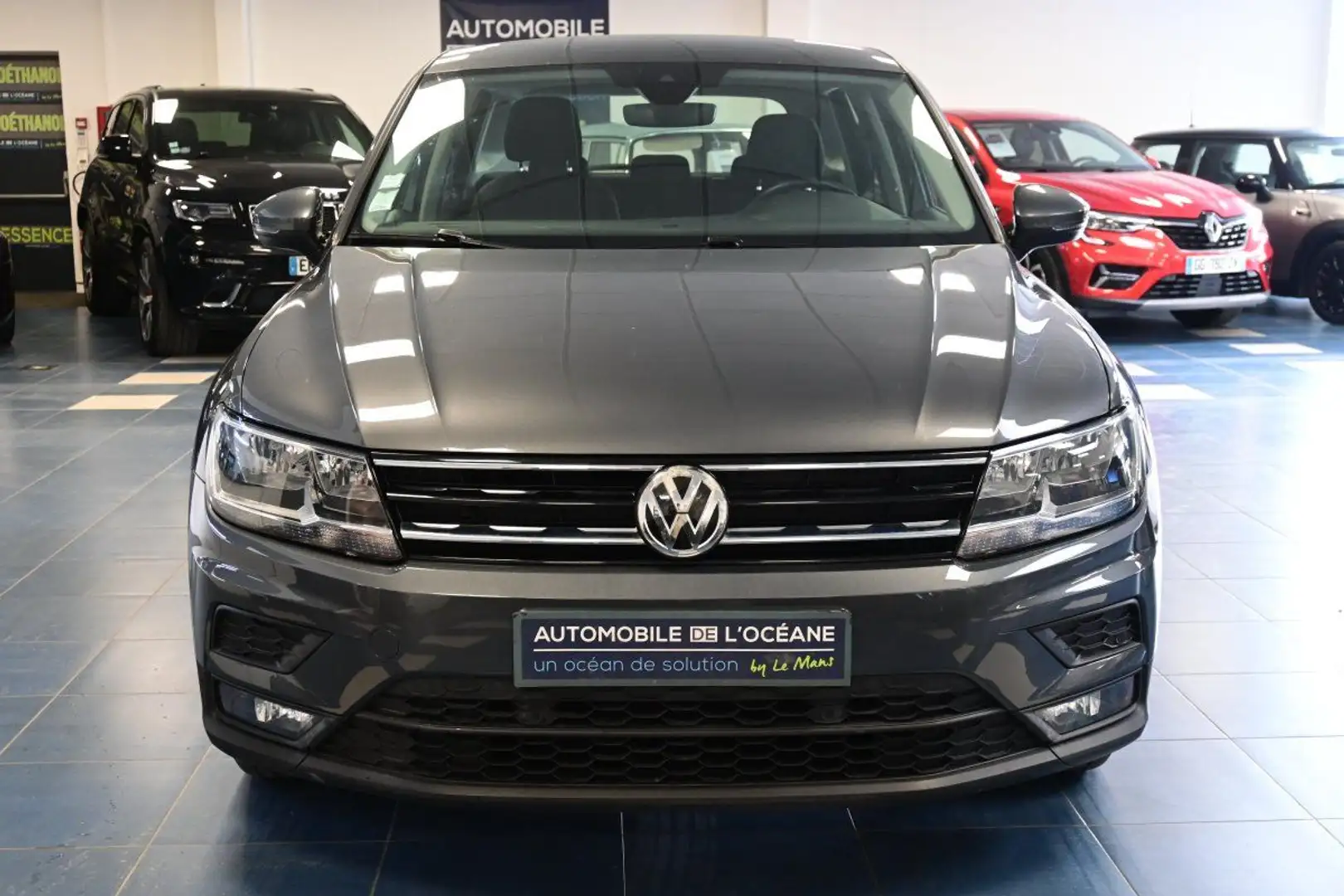 Volkswagen Tiguan 2.0 TDI 115 BMT Trendline Gris - 2