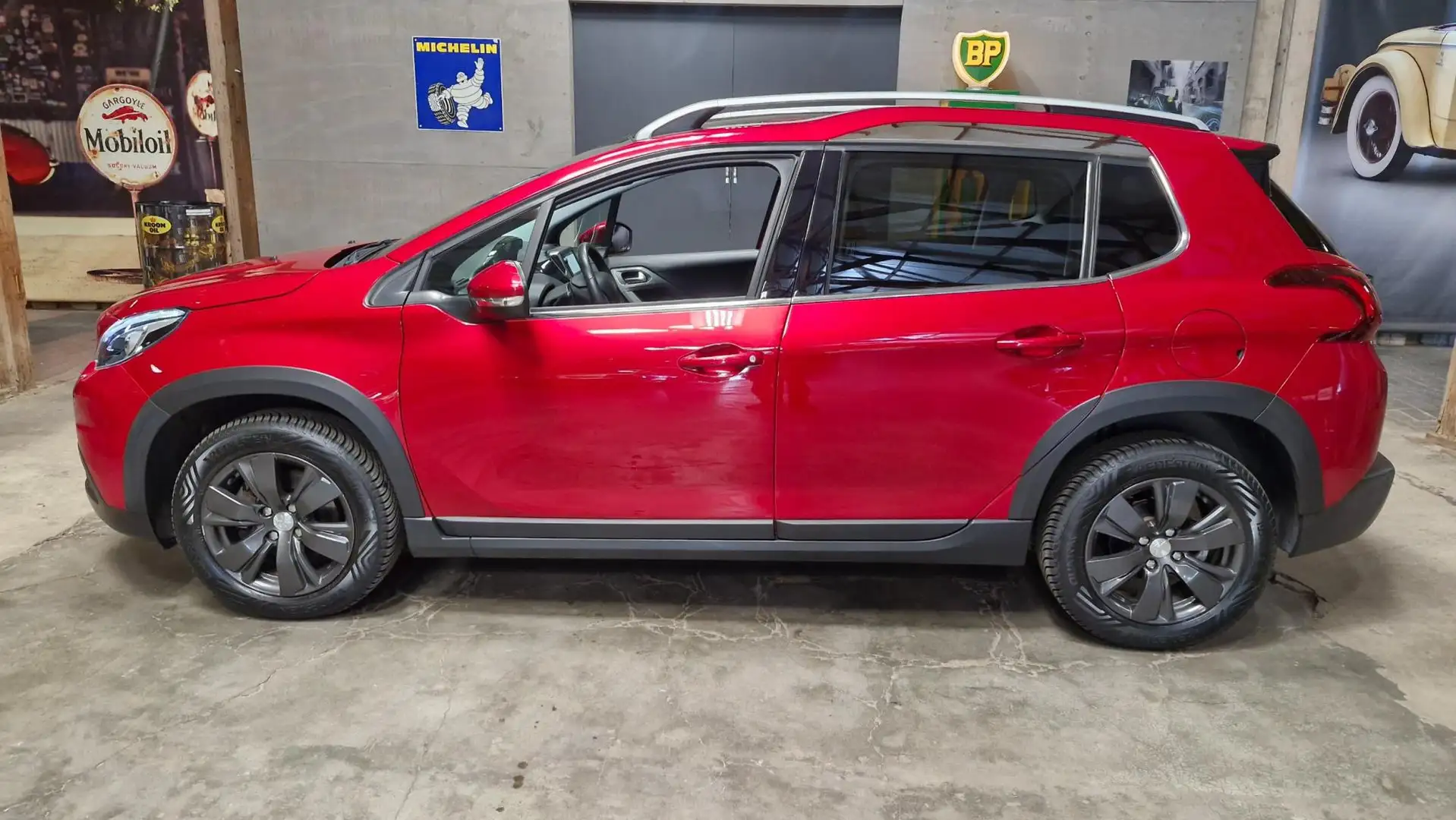 Peugeot 2008 1.2 PureTech GT-line 110PK | Rijklaar | Navi | PDC Rot - 2