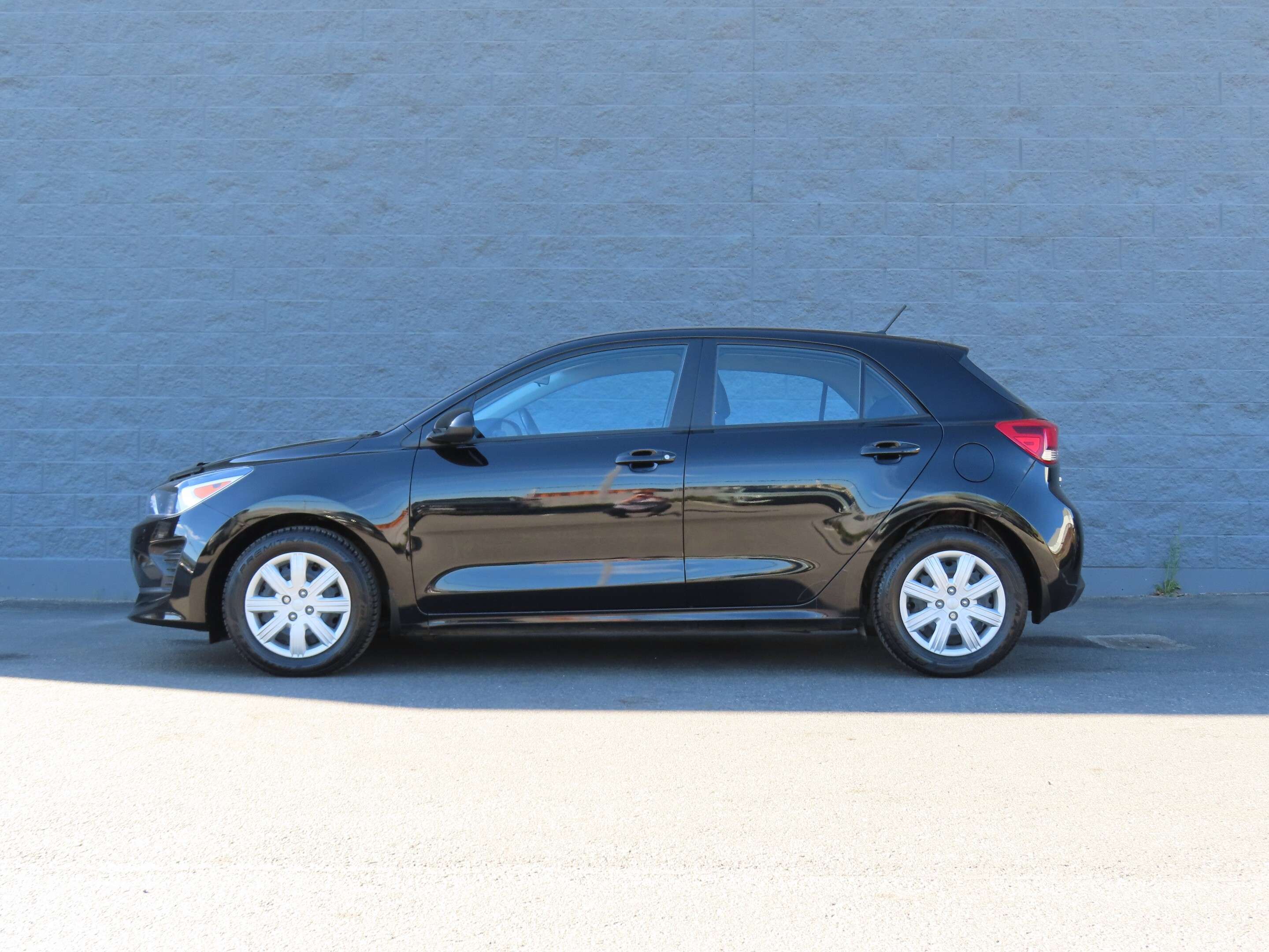 2023 Kia Rio Hatchback 5-Door