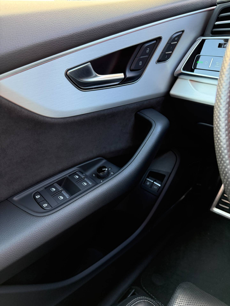 Audi Q8 55 TFSI e quattro Pro Line S Pano-23"-Head up-Stoe — photo 11