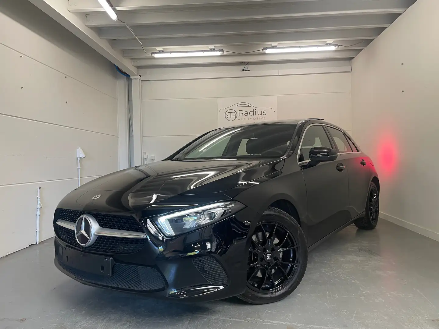 Mercedes-Benz A 200 A 200 d 8G-DCT Advanced Progressive Zwart - 1