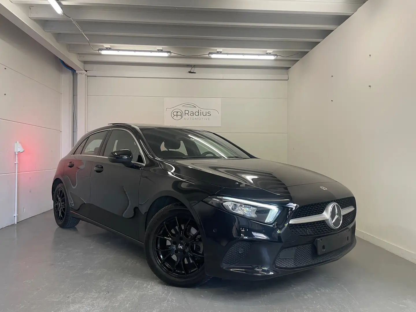 Mercedes-Benz A 200 A 200 d 8G-DCT Advanced Progressive Zwart - 2