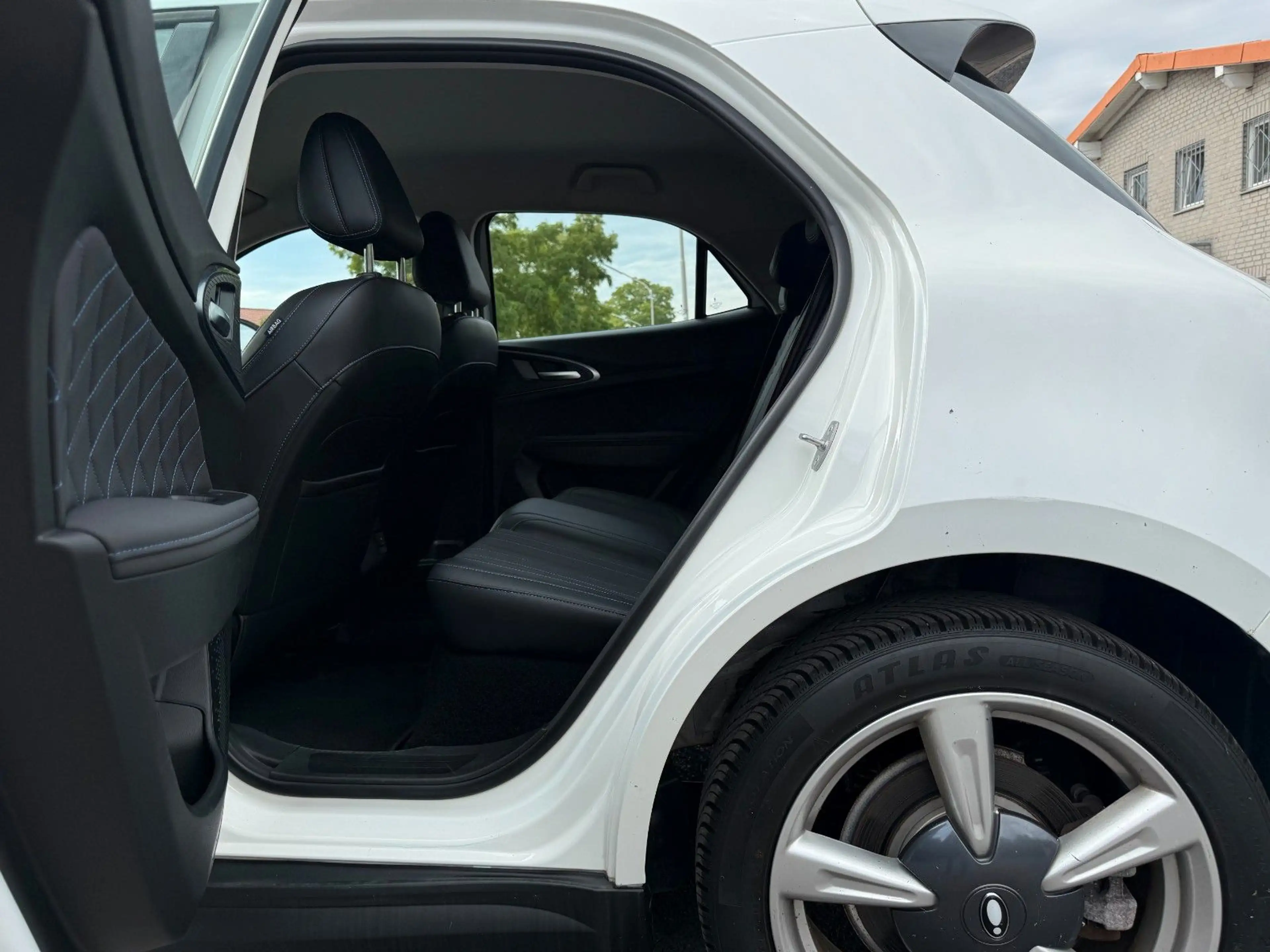 GWM ORA 03 Funky Cat 300 — photo 12