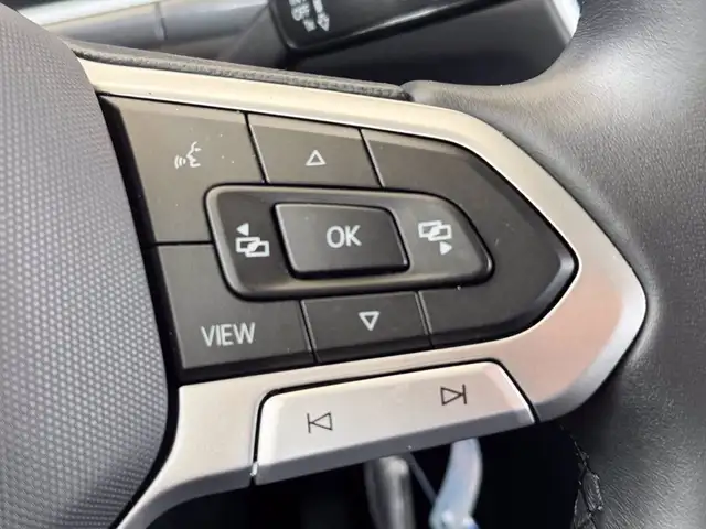 Volkswagen T-Roc view 23